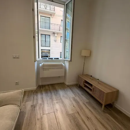 Duplex Centre Διαμέρισμα *
