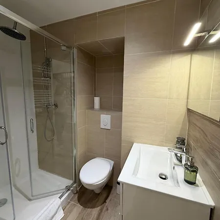 Duplex Centre *